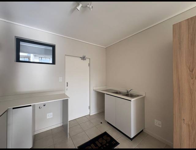 2 BEDROOM APARTMENT FOR SALE IN SHAKAS HEAD